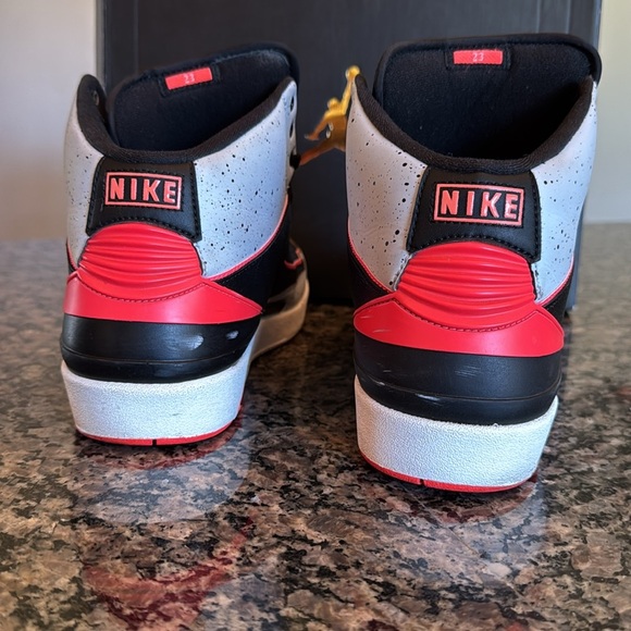 Nike Air Jordan 2 Retro Black and Red High-Top Sneakers EUC 10.5 - Picture 5 of 17